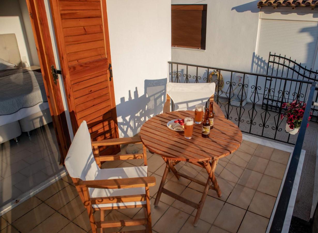Athanasia Apartments Скіатос Екстер'єр фото
