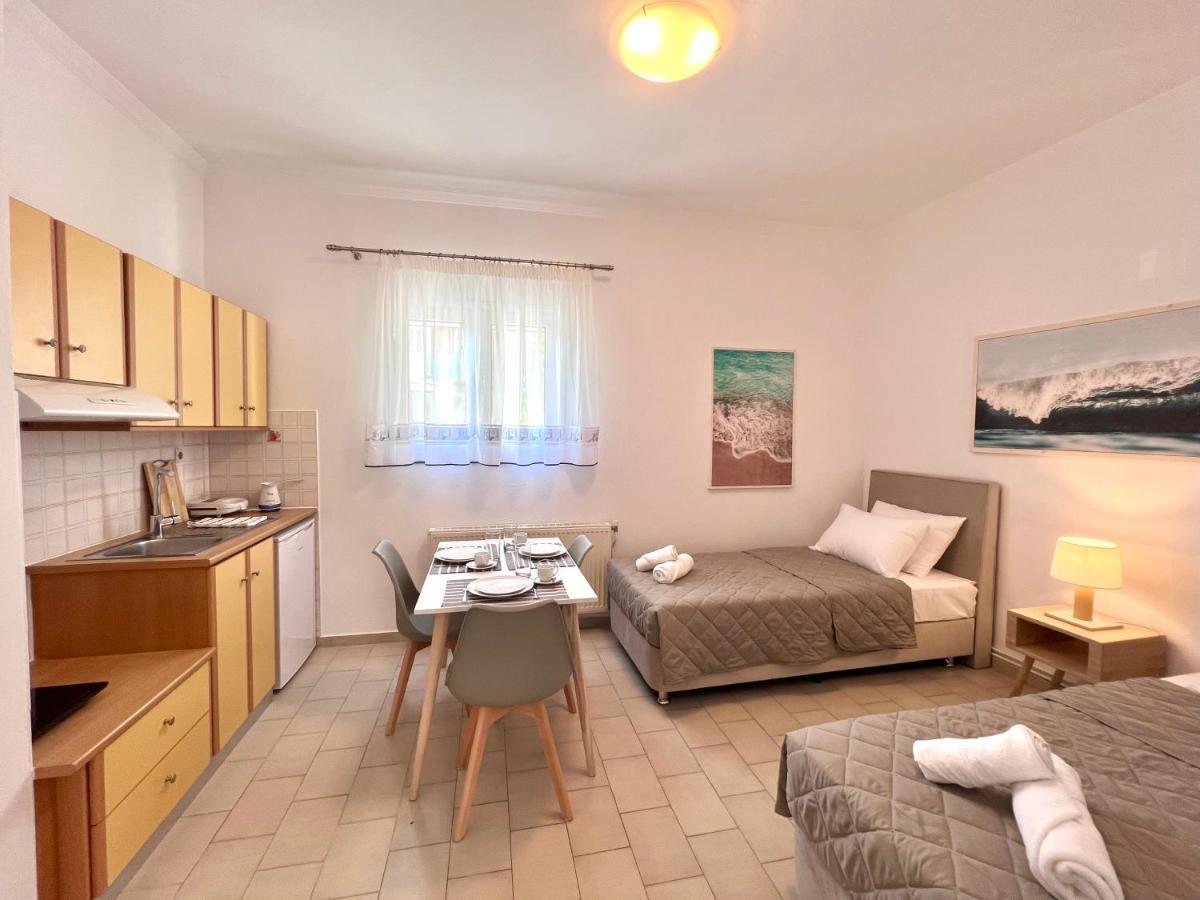 Athanasia Apartments Скіатос Екстер'єр фото